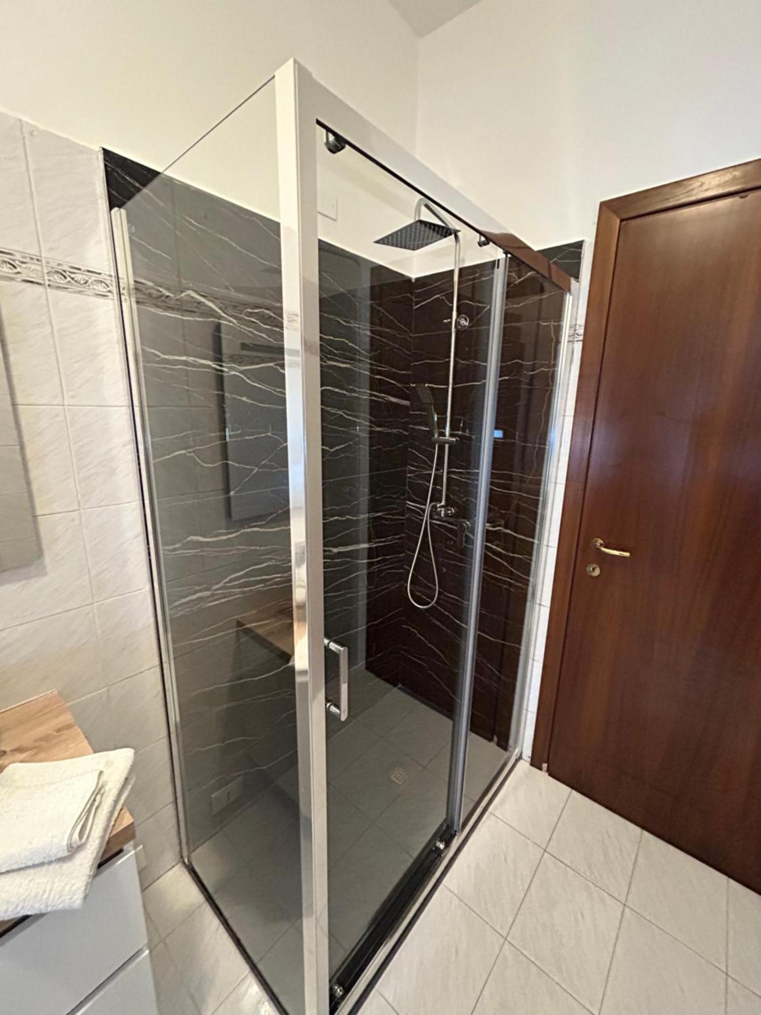 Bed and Breakfast Bed Station -Self Check In- Bergamo Esterno foto